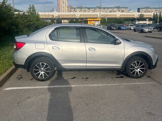 2020 Renault Logan Stepway II Рестайлинг, серебристый, 850000 рублей, вид 4
