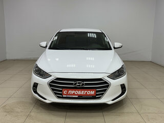 2018 Hyundai Elantra VI (AD), белый, 1250000 рублей, вид 2