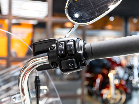2023 Harley-Davidson Heritage, красный - вид 12