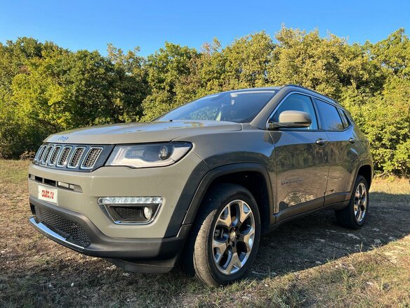 2020 Jeep Compass II, серый, 1900000 рублей