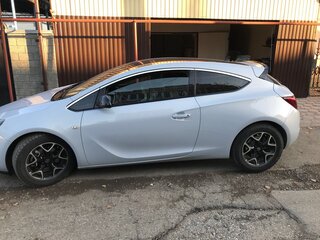 2014 Opel Astra GTC J Рестайлинг, белый, 1500000 рублей, вид 4