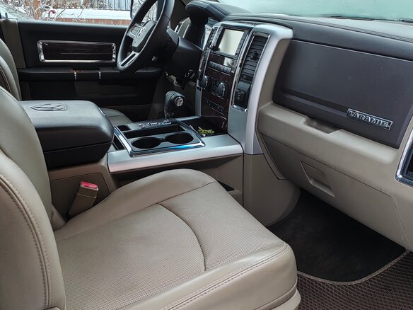 2010 Dodge RAM IV (DS/DJ), чёрный, 3900000 рублей - вид 1