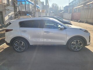 2018 Kia Sportage IV Рестайлинг, белый, 2500000 рублей, вид 3