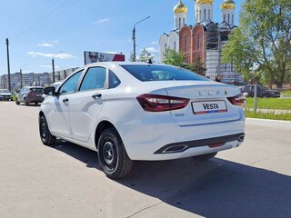 2026 Lada (ВАЗ) Vesta I Рестайлинг (NG), белый, 1581000 рублей, вид 3