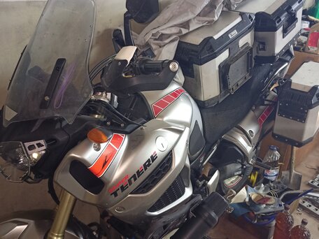 2011 Yamaha XT1200Z Super Tenere, серый, 650000 рублей, вид 4