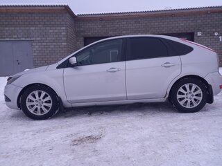 2009 Ford Focus II Рестайлинг, серебристый, 800000 рублей, вид 4