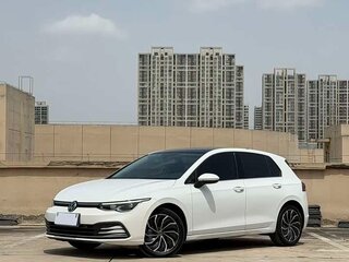2022 Volkswagen Golf VIII, белый, 1695000 рублей, вид 4