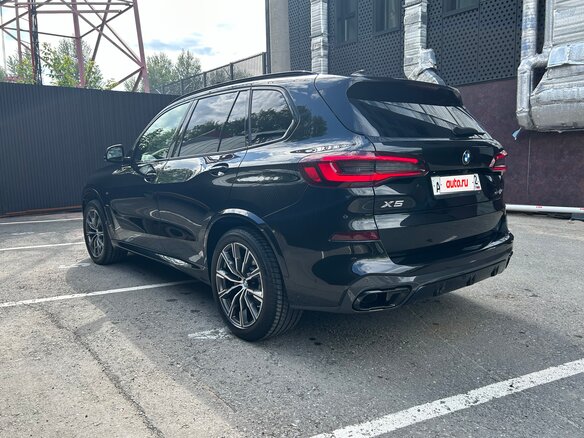 2022 BMW X5 30d IV (G05/G18), чёрный, 8990000 рублей - вид 7