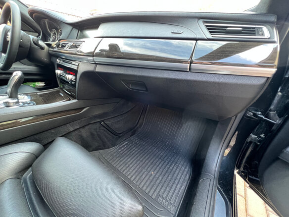 2012 BMW 7 серии 740d xDrive V (F01/F02/F04), чёрный, 2100000 рублей - вид 18