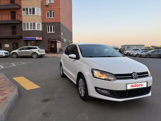 2012 Volkswagen Polo V, белый, 700000 рублей, вид 2