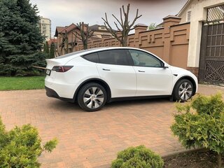 2021 Tesla Model Y Long Range I, белый, 6900000 рублей, вид 4
