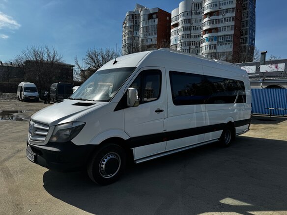 2017 Mercedes-Benz Sprinter, белый, 6100000 рублей - вид 1