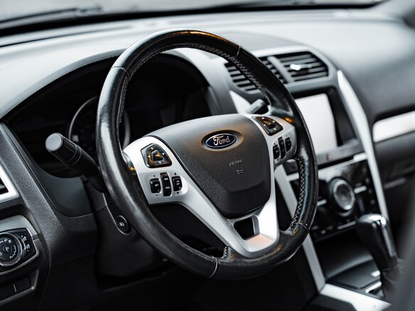 2014 Ford Explorer Sport V, белый, 2500000 рублей - вид 23