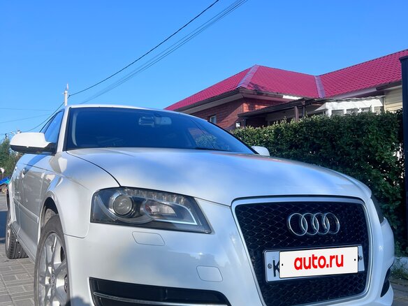 2011 Audi A3 II (8P) Рестайлинг 2, белый, 750000 рублей - вид 2