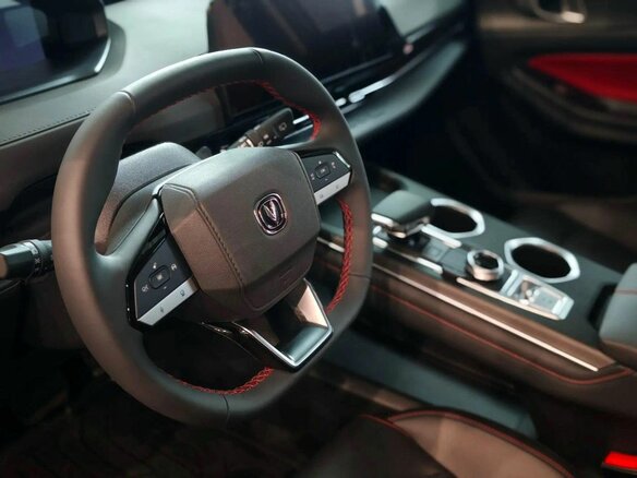 2025 Changan UNI-S I, красный, 3179900 рублей - вид 8