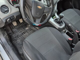 2014 Chevrolet Cruze I Рестайлинг, серебристый, 900000 рублей, вид 5