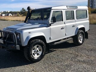 2008 Land Rover Defender 110 I Рестайлинг, серебристый, 2000000 рублей, вид 2