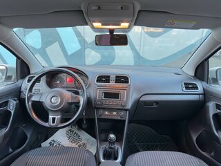 2013 Volkswagen Polo V, серебристый, 790000 рублей, вид 2