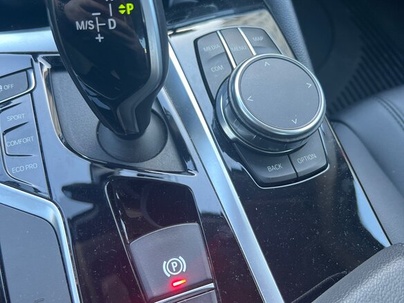 2019 BMW 5 серии 520d VII (G30/G31/G38), белый, 3800000 рублей - вид 12