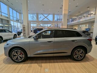 2025 Audi Q5 L III (GU), серый, 6490000 рублей, вид 4