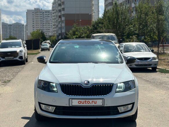 2017 Skoda Octavia III (A7), белый, 1700000 рублей - вид 1