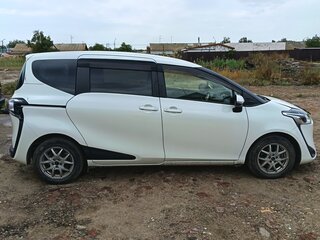 2021 Toyota Sienta II Рестайлинг, белый, 1650000 рублей, вид 5