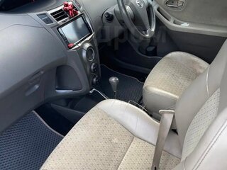 2009 Toyota Vitz II (XP90), белый, 650000 рублей, вид 4
