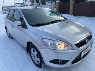 2011 Ford Focus II Рестайлинг, серебристый, 815000 рублей, вид 1