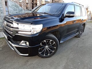 2018 Toyota Land Cruiser 200 Series Рестайлинг 2, чёрный, 7400000 рублей, вид 2