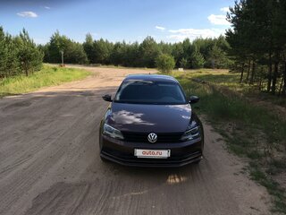 2015 Volkswagen Jetta VI Рестайлинг, коричневый, 1060918 рублей, вид 3