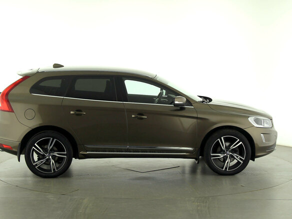 2017 Volvo XC60 I Рестайлинг, серебристый - вид 3