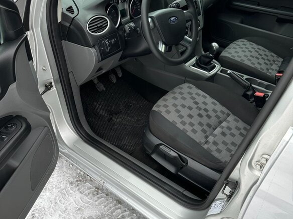 2008 Ford Focus II Рестайлинг, серебристый, 588000 рублей - вид 16