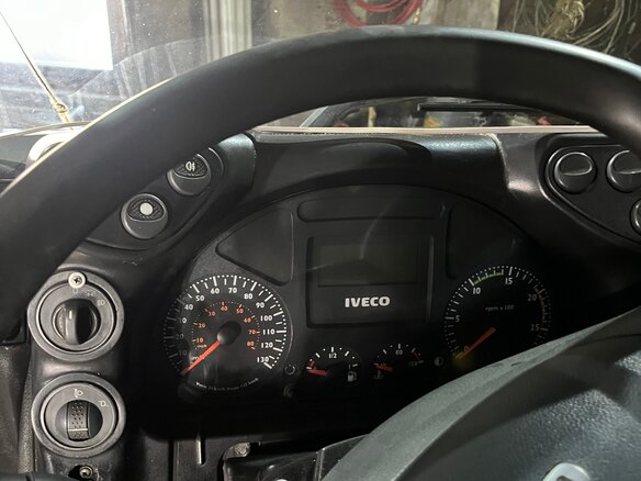 2013 Iveco Trakker, синий, 2500000 рублей - вид 9