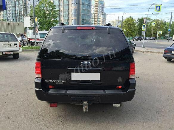 2005 Ford Expedition II, чёрный - вид 2