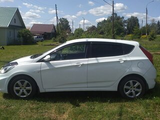 2013 Hyundai Solaris I, белый, 550000 рублей, вид 3