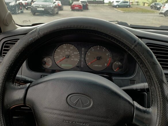 2000 Infiniti G20 II, серый, 400000 рублей - вид 8