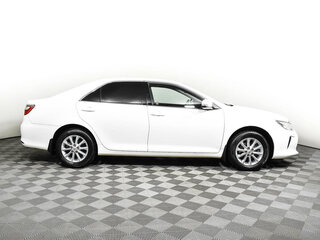 2016 Toyota Camry VII (XV50) Рестайлинг, белый, 2150000 рублей, вид 3