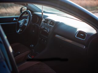 2011 Volkswagen Golf VI, чёрный, 1050000 рублей, вид 4