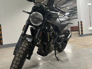 2022 Husqvarna Svartpilen 401, чёрный, 590000 рублей, вид 2