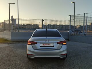 2017 Hyundai Solaris II, серебристый, 790000 рублей, вид 5