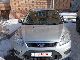 2011 Ford Focus II Рестайлинг, серебристый, 880000 рублей, вид 2