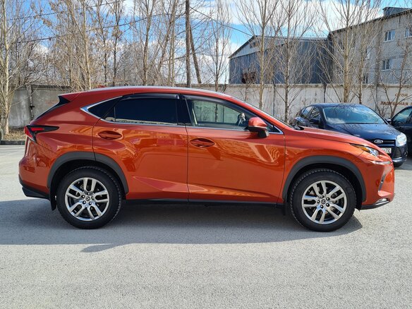 2021 Lexus NX 300 I Рестайлинг, оранжевый, 4850000 рублей - вид 3