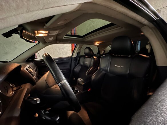 2008 Chrysler 300C SRT8 I, серебристый, 2000000 рублей - вид 8