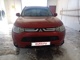 2013 Mitsubishi Outlander III, красный, 1600000 рублей, вид 2