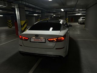 2019 Kia Optima IV Рестайлинг, белый, 1900000 рублей, вид 5