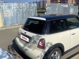 2010 Mini Hatch One II (R56) Рестайлинг, белый, 840000 рублей, вид 3