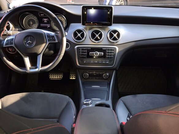 2014 Mercedes-Benz CLA 200 I (C117, X117), красный - вид 2