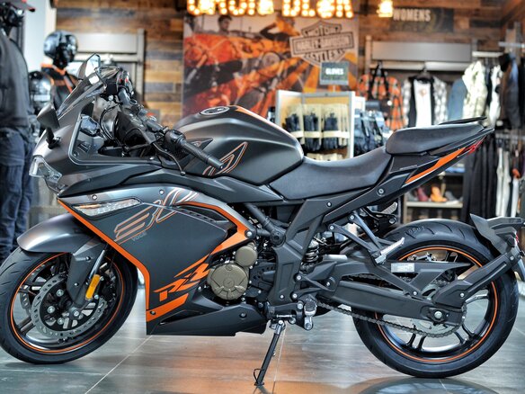 2026 Voge 300RR, чёрный, 368000 рублей
