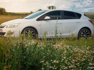 2010 Opel Astra J, белый, 550000 рублей, вид 5
