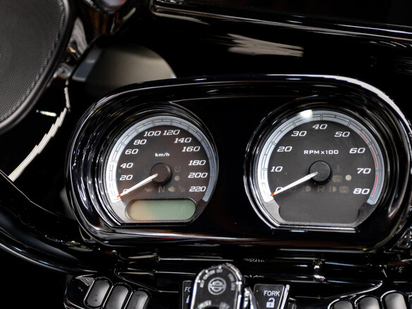 2023 Harley-Davidson Road Glide Limited, серебристый, 3150000 рублей - вид 20